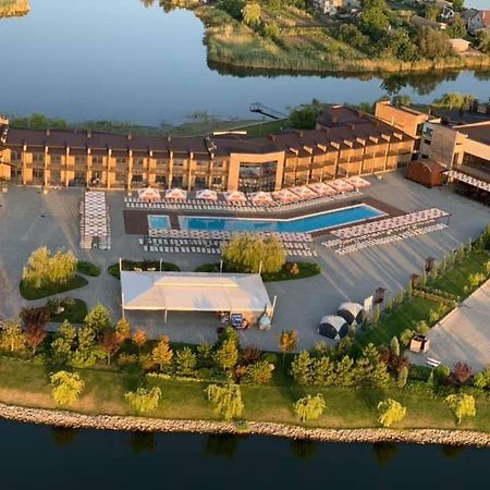 Ostrov River Club Novoselovka  외부 사진